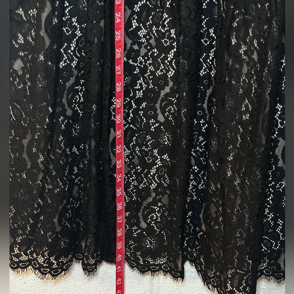 Lulu’s Lace off the shoulder Dress - Picture 4 of 4